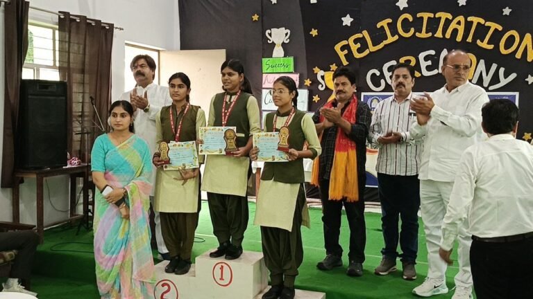 DPM Public School में वार्षिक पुरस्कार वितरण समारोह