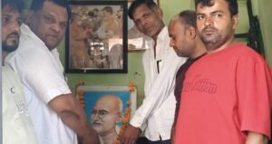 सिवाल खास में भाजपा अल्पसंख्यक मोर्चा ने मनाई गांधी-शास्त्री जयंती, कार्यकर्ताओं ने लगाया पौधा
