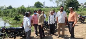 मोड़ खुर्द गांव में जलभराव से प्रभावित किसान का खेत