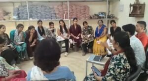 मेरठ: बेटियाँ फाउंडेशन ने स्वयं सहायता समूह की महिलाओं को डिजिटल साक्षरता के प्रति किया जागरूक