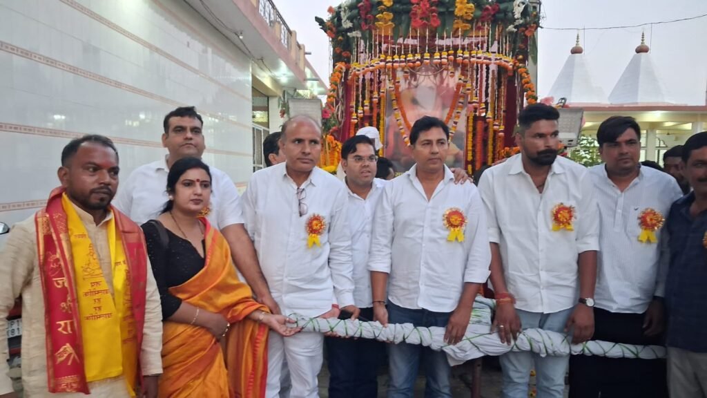 बहसूमा में धूमधाम से निकली महर्षि वाल्मीकि की शोभायात्रा