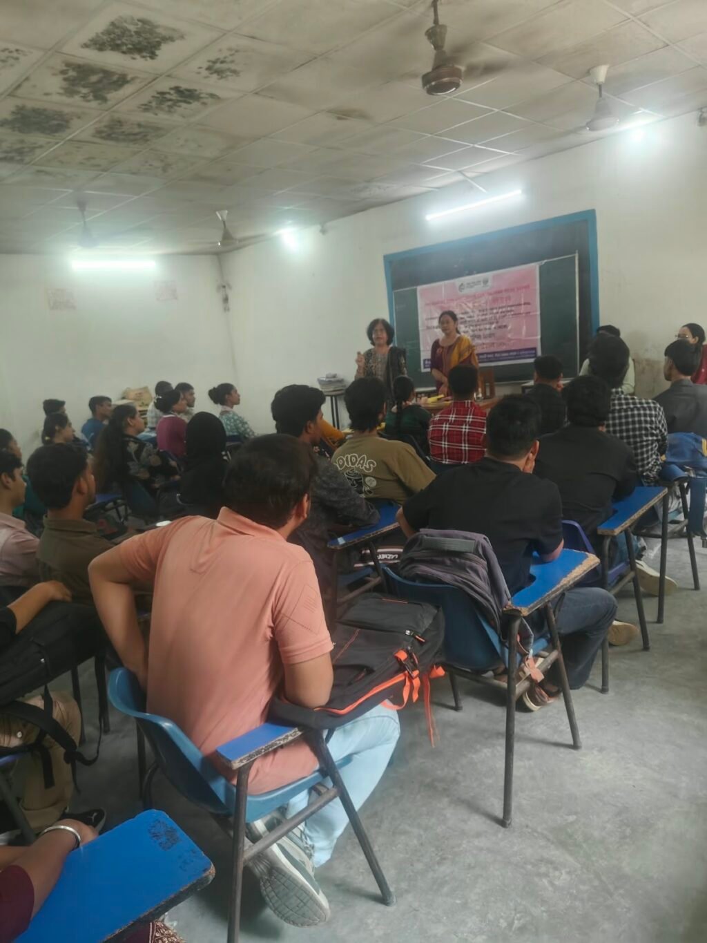 मेरठ: सही संवाद से सुरक्षित भविष्य की ओर बढ़ें युवा, बेटियां फाउंडेशन ने छात्राओं को किया जागरूक
